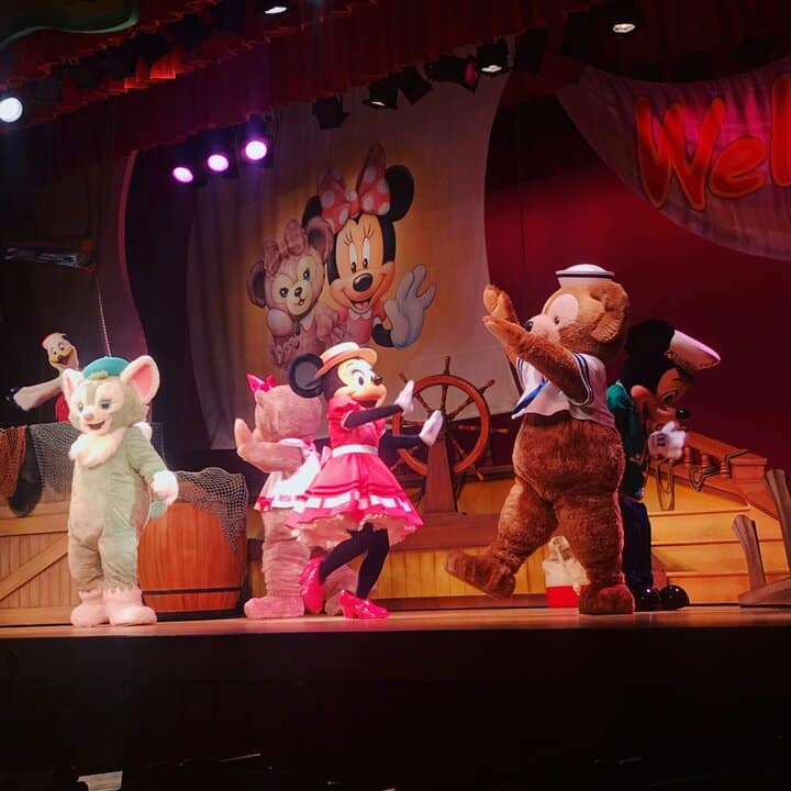 Live Disney character show at Disneysea