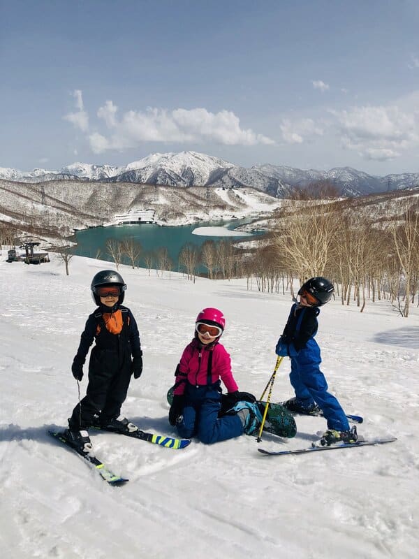SKIING NEAR TOKYO WITH KIDS (A GUEST POST BY CARMEN ROBERTS)
