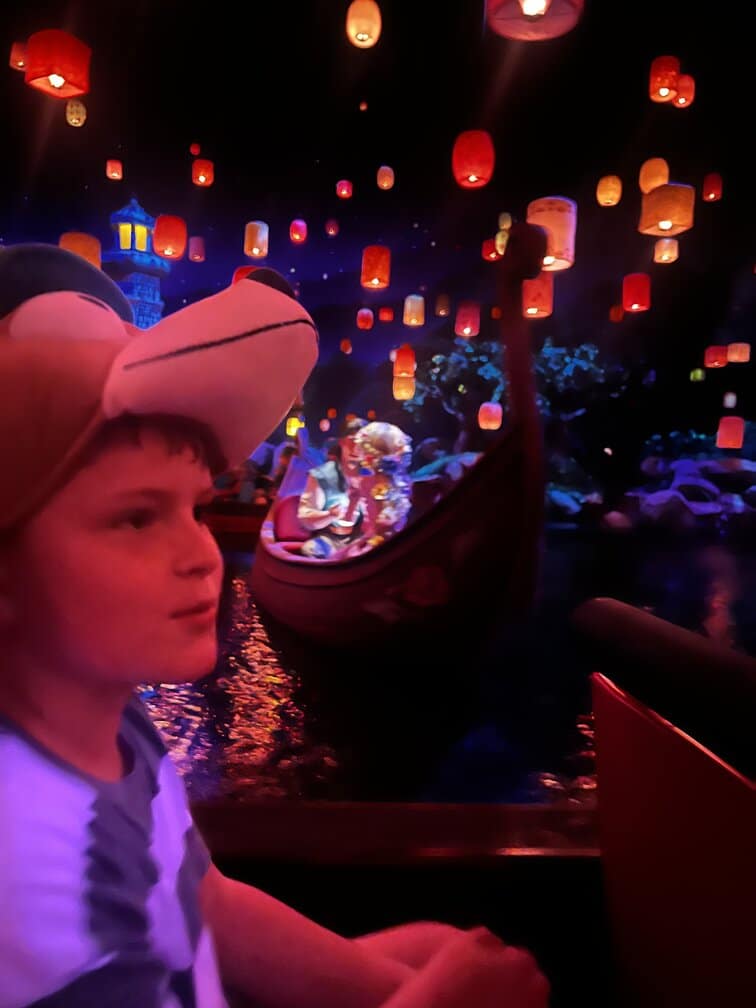 FANTASY SPRINGS WITH KIDS (TOKYO DISNEYSEA)